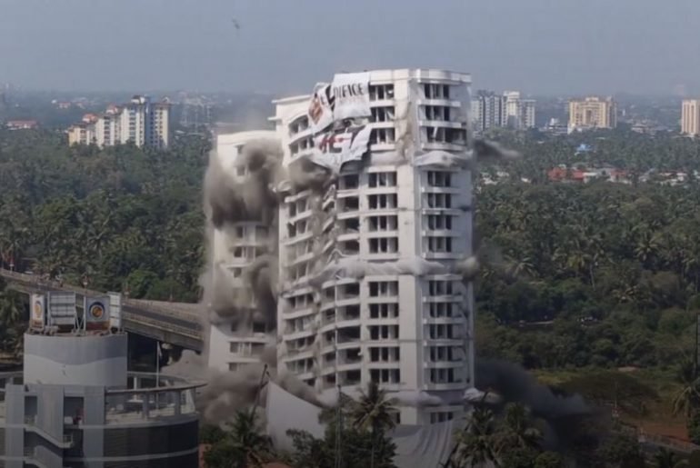 India demolishes buildings for violating environment